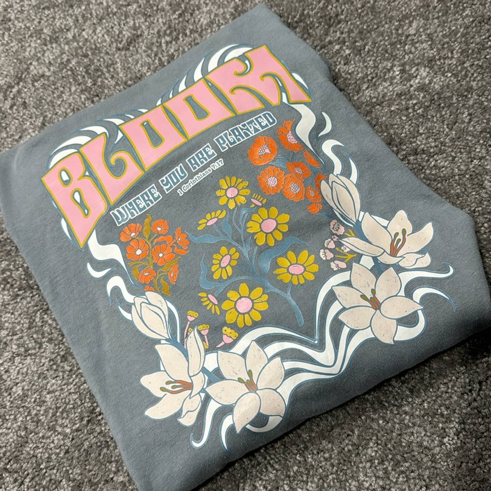 Bloom Comfort Colors Long Sleeve NWOT - Women’s Medium! Granite color